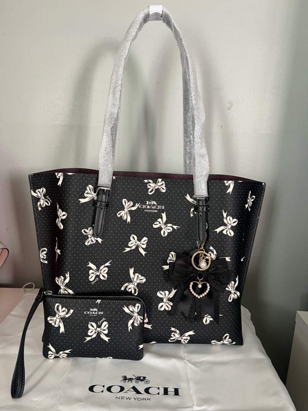Coach Mollie Tote Bag With Bow Print And Matching Wristlet